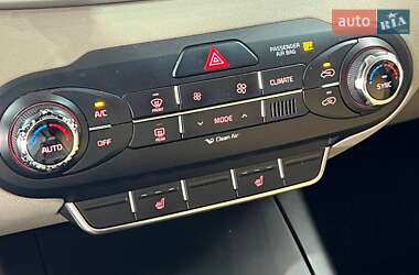 Внедорожник / Кроссовер Kia Sorento 2016 в 