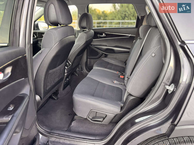 Позашляховик / Кросовер Kia Sorento 2016 в Києві