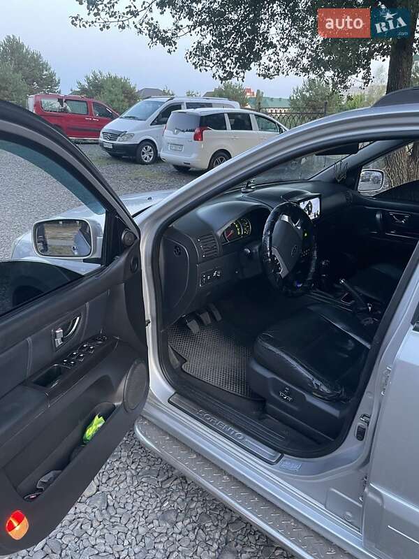 Внедорожник / Кроссовер Kia Sorento 2006 в Вараше