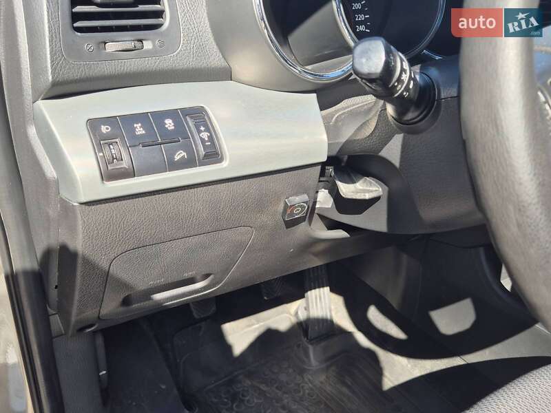 Внедорожник / Кроссовер Kia Sorento 2011 в Запорожье