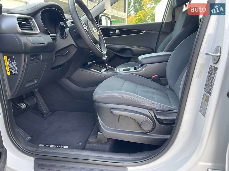 Позашляховик / Кросовер Kia Sorento 2016 в Одесі