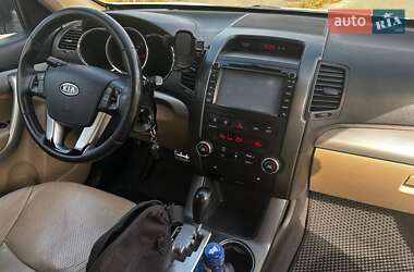 Позашляховик / Кросовер Kia Sorento 2010 в 