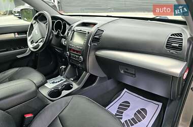 Внедорожник / Кроссовер Kia Sorento 2012 в 