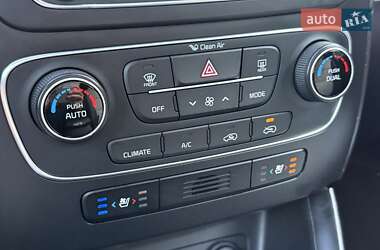 Внедорожник / Кроссовер Kia Sorento 2015 в 