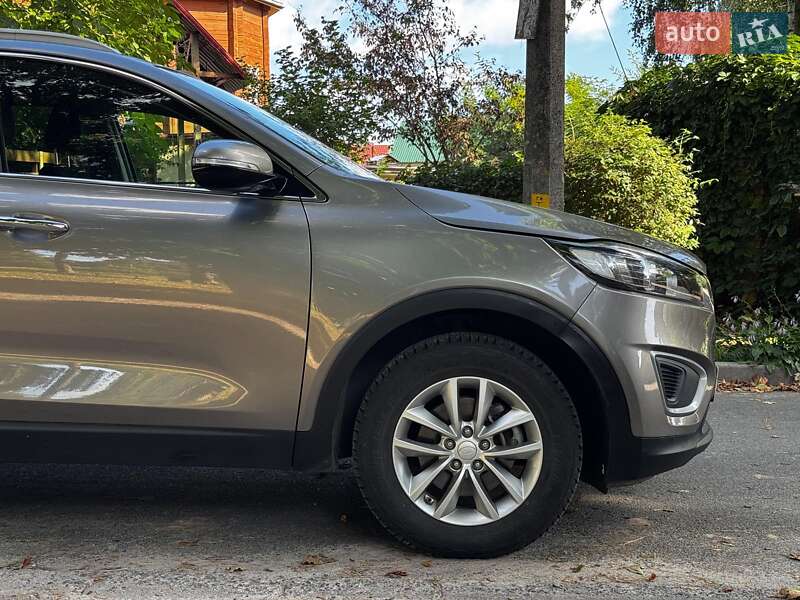 Позашляховик / Кросовер Kia Sorento 2016 в Києві
