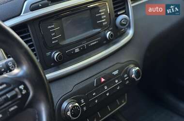 Позашляховик / Кросовер Kia Sorento 2016 в  фото 15 Позашляховик / Кросовер Kia Sorento 2016 в