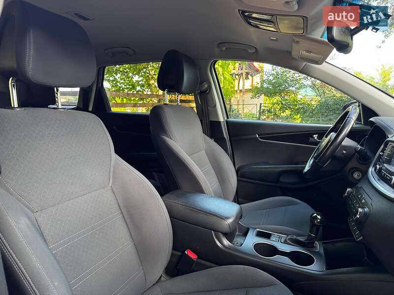 Позашляховик / Кросовер Kia Sorento 2016 в Києві