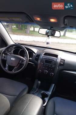 Позашляховик / Кросовер Kia Sorento 2012 в 