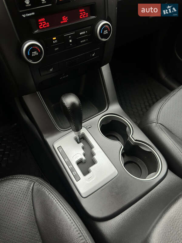 Внедорожник / Кроссовер Kia Sorento 2010 в Ровно