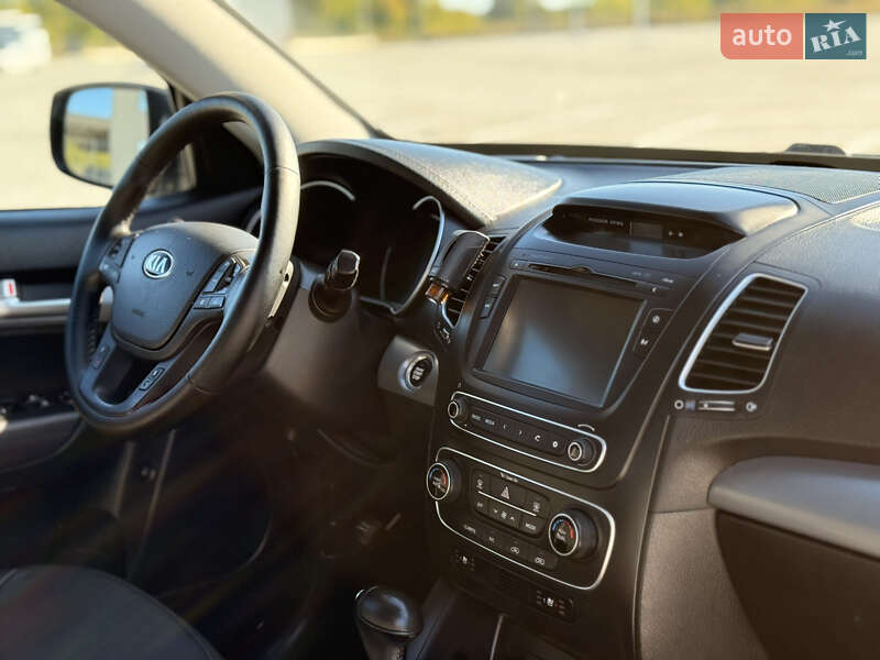 Внедорожник / Кроссовер Kia Sorento 2015 в Дубно