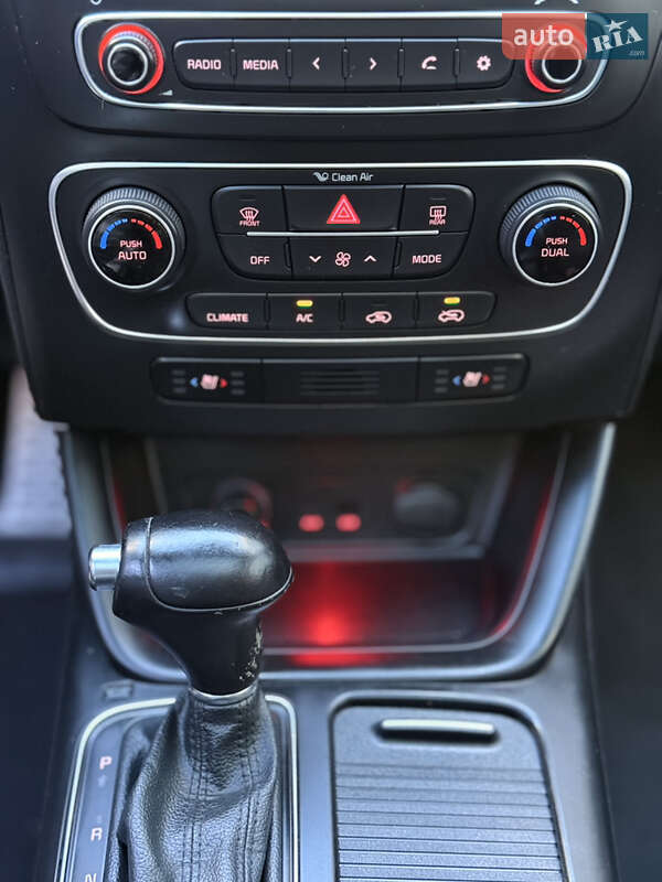 Внедорожник / Кроссовер Kia Sorento 2015 в Дубно