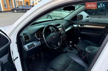Внедорожник / Кроссовер Kia Sorento 2012 в 