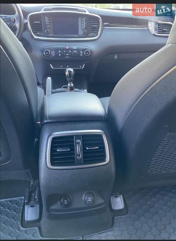 Внедорожник / Кроссовер Kia Sorento 2015 в Ивано-Франковске