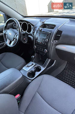 Позашляховик / Кросовер Kia Sorento 2011 в  фото 47 Позашляховик / Кросовер Kia Sorento 2011 в