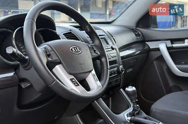 Внедорожник / Кроссовер Kia Sorento 2012 в 