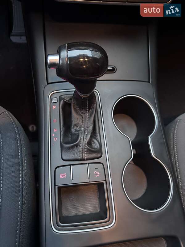 Внедорожник / Кроссовер Kia Sorento 2016 в Ровно фото 33 Внедорожник / Кроссовер Kia Sorento 2016 в Ровно