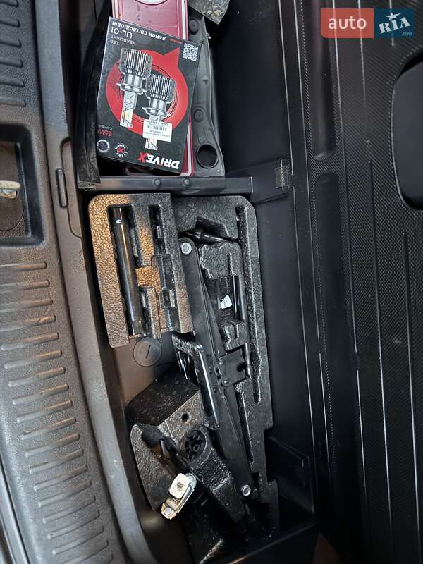 Внедорожник / Кроссовер Kia Sorento 2016 в Ровно фото 40 Внедорожник / Кроссовер Kia Sorento 2016 в Ровно