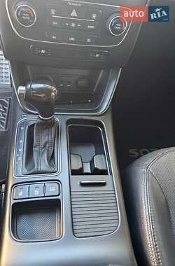 Внедорожник / Кроссовер Kia Sorento 2012 в 