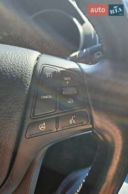 Внедорожник / Кроссовер Kia Sorento 2012 в 