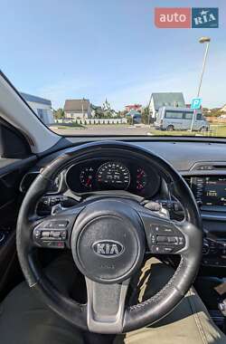 Внедорожник / Кроссовер Kia Sorento 2016 в 