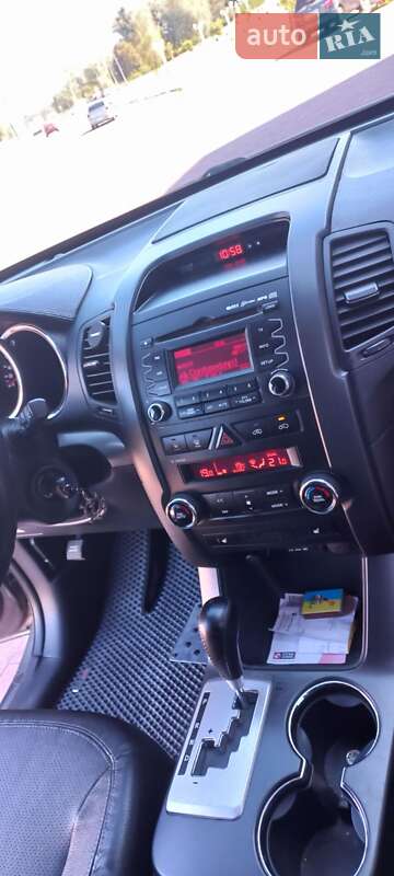 Внедорожник / Кроссовер Kia Sorento 2011 в Переяславе