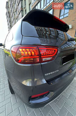 Внедорожник / Кроссовер Kia Sorento 2019 в 