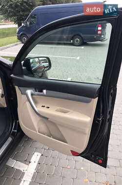 Внедорожник / Кроссовер Kia Sorento 2012 в 