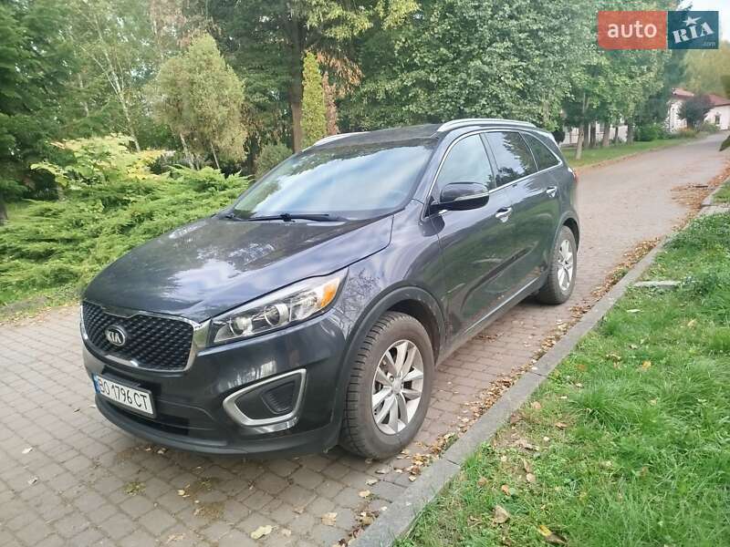 Позашляховик / Кросовер Kia Sorento 2015 в Ужгороді