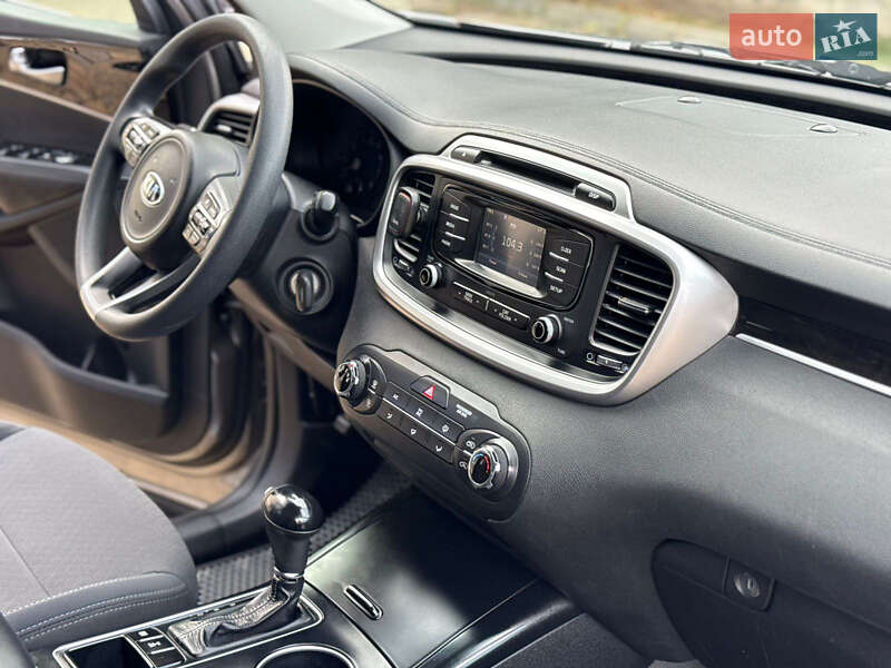 Позашляховик / Кросовер Kia Sorento 2016 в Одесі фото 13 Позашляховик / Кросовер Kia Sorento 2016 в Одесі