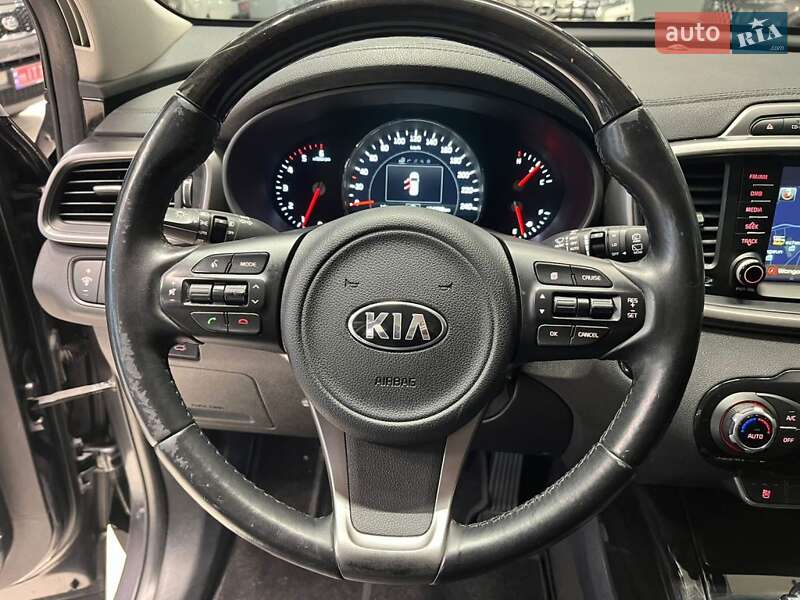 Внедорожник / Кроссовер Kia Sorento 2015 в Одессе