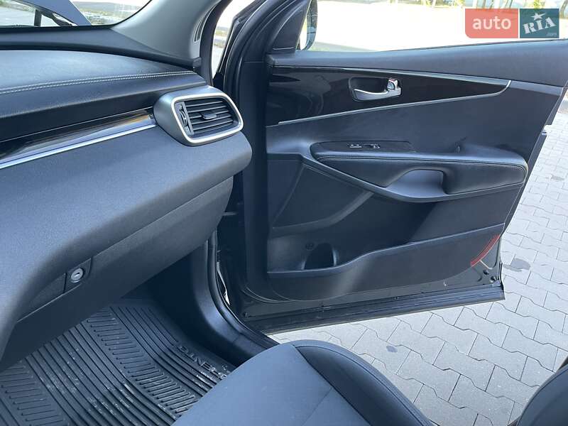 Внедорожник / Кроссовер Kia Sorento 2016 в Белой Церкви