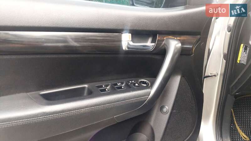 Позашляховик / Кросовер Kia Sorento 2012 в Львові