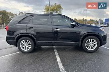 Позашляховик / Кросовер Kia Sorento 2014 в 