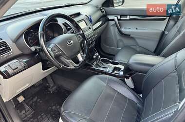 Позашляховик / Кросовер Kia Sorento 2014 в 