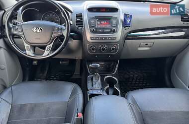 Позашляховик / Кросовер Kia Sorento 2014 в 