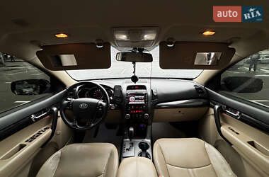 Внедорожник / Кроссовер Kia Sorento 2010 в 