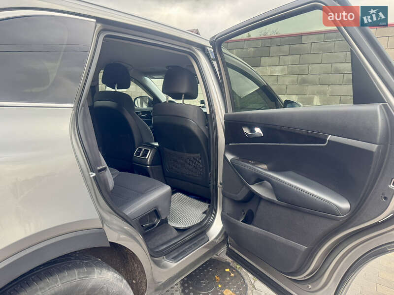 Внедорожник / Кроссовер Kia Sorento 2017 в Киеве