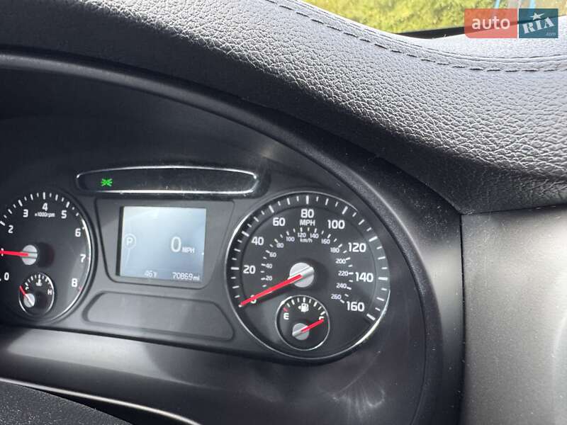 Внедорожник / Кроссовер Kia Sorento 2016 в Павлограде фото 6 Внедорожник / Кроссовер Kia Sorento 2016 в Павлограде