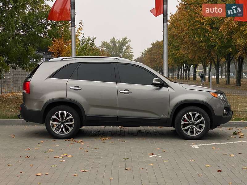 Внедорожник / Кроссовер Kia Sorento 2011 в Днепре