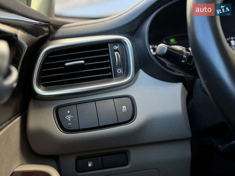 Позашляховик / Кросовер Kia Sorento 2016 в Києві