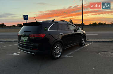 Позашляховик / Кросовер Kia Sorento 2015 в 