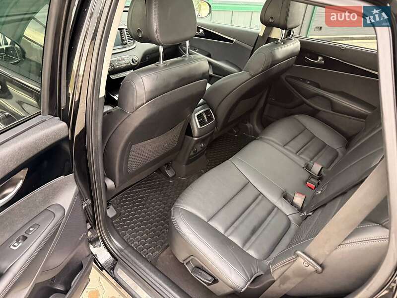 Внедорожник / Кроссовер Kia Sorento 2016 в Ивано-Франковске