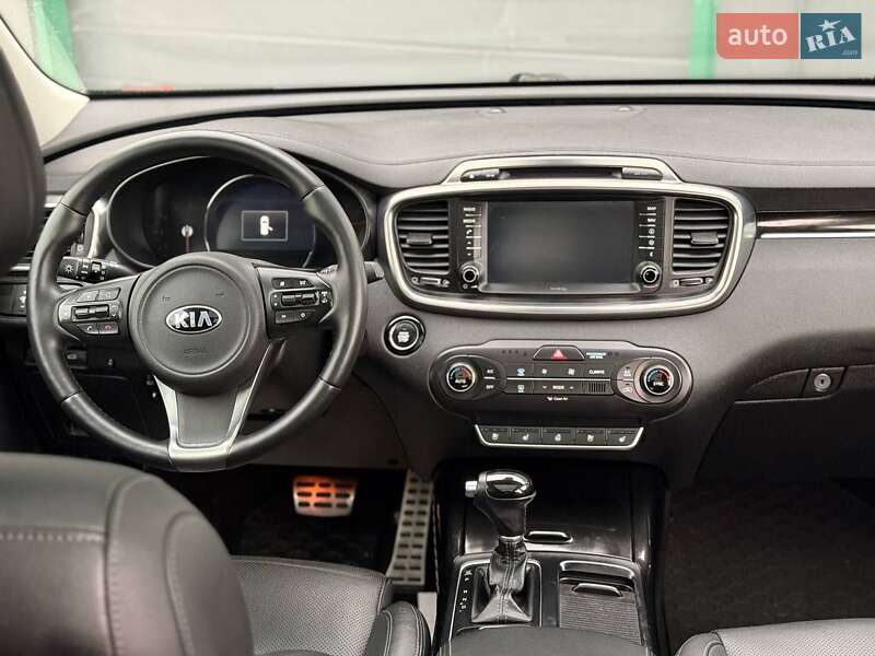 Внедорожник / Кроссовер Kia Sorento 2016 в Ивано-Франковске