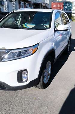 Позашляховик / Кросовер Kia Sorento 2013 в  фото 7 Позашляховик / Кросовер Kia Sorento 2013 в