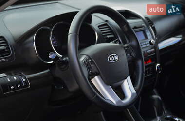 Внедорожник / Кроссовер Kia Sorento 2012 в 