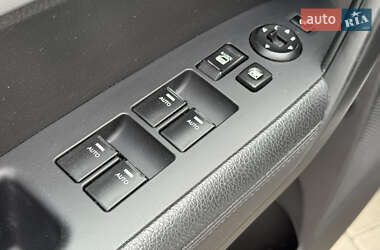 Позашляховик / Кросовер Kia Sorento 2015 в 