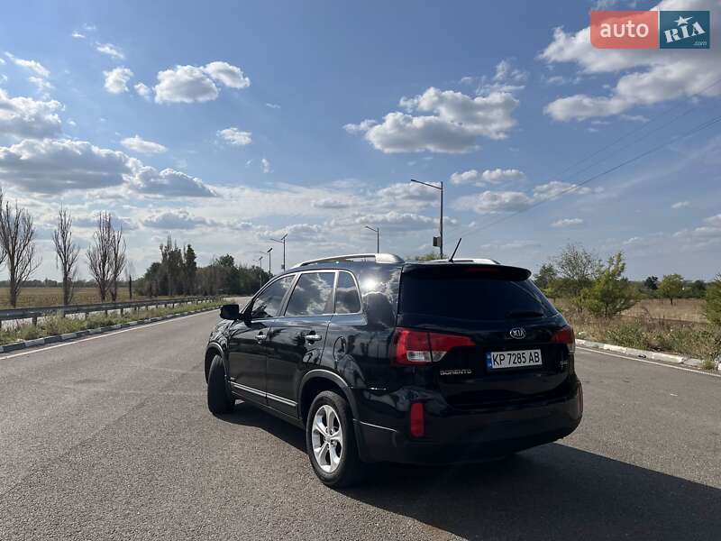 Внедорожник / Кроссовер Kia Sorento 2013 в Новониколаевке фото 5 Внедорожник / Кроссовер Kia Sorento 2013 в Новониколаевке