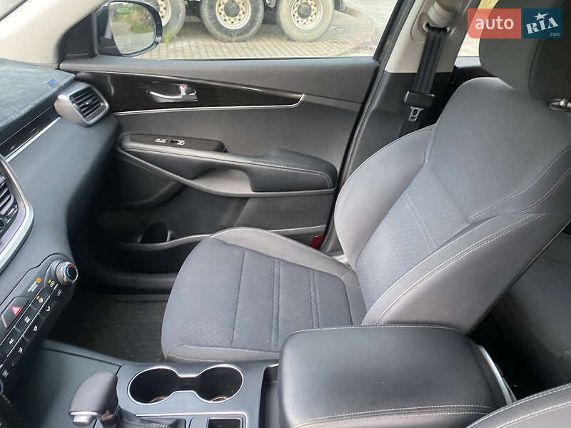 Внедорожник / Кроссовер Kia Sorento 2019 в Самборе фото 41 Внедорожник / Кроссовер Kia Sorento 2019 в Самборе