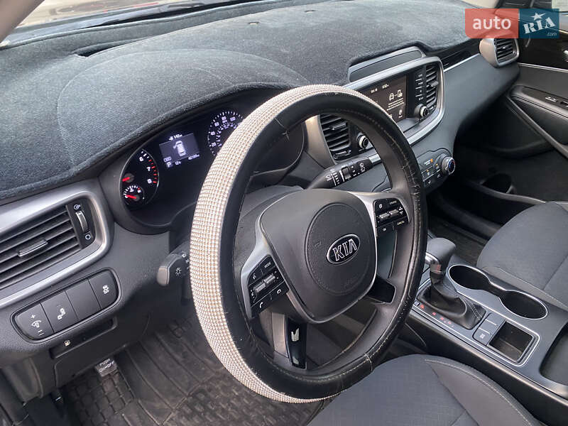 Внедорожник / Кроссовер Kia Sorento 2019 в Самборе фото 42 Внедорожник / Кроссовер Kia Sorento 2019 в Самборе