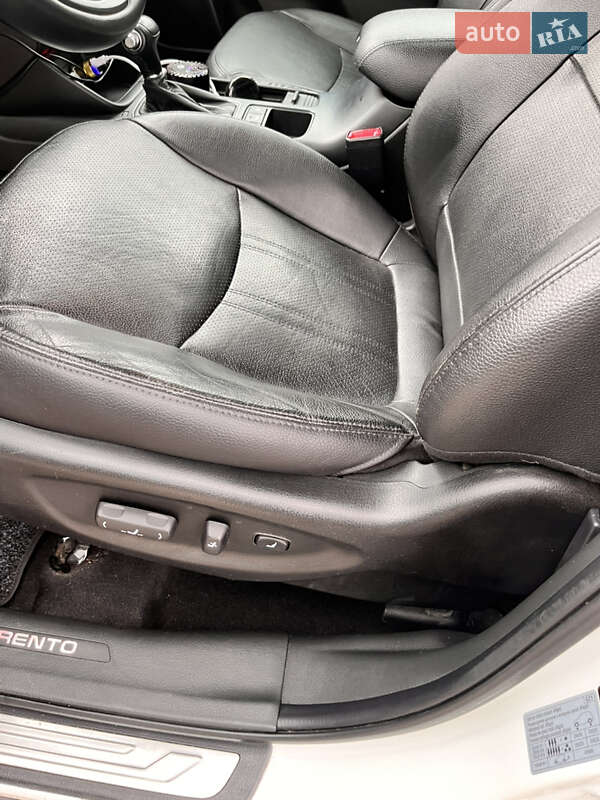 Позашляховик / Кросовер Kia Sorento 2014 в Радивиліві